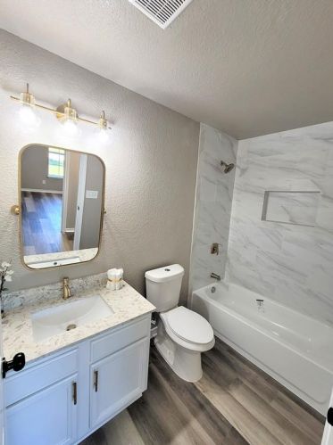 200 Locust, Angleton TX 77515-4339 exterior