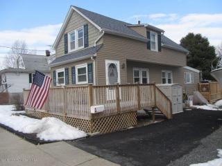 25 Florence Ave, Leonardo, NJ 07737-1011