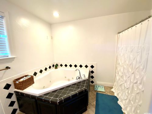 1011 8175, Sandy UT 84093-6617 exterior