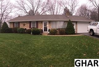 14 Cardinal Dr, Carlisle, PA 17015-4309