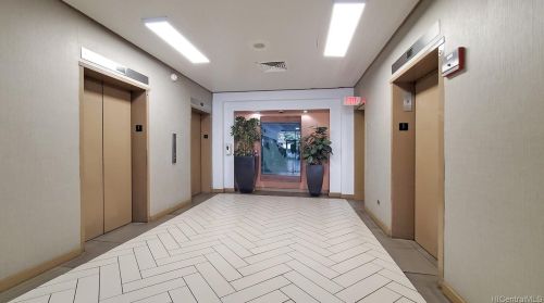 747 Amana St, Honolulu HI  96814-5115 exterior