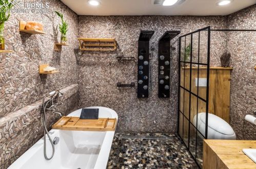 212 Pennsylvania Ave, Woodland Park CO 80863-8822 exterior