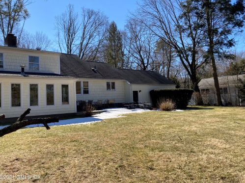 75 Fairfield Rd, Greenwich CT  06830-4855 exterior