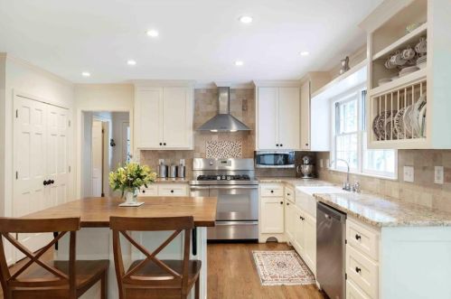 4247 Harrogate Dr, Atlanta GA  30327-3624 exterior