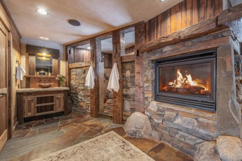 12332 Ski Slope Way, Truckee CA  96161-6603 exterior
