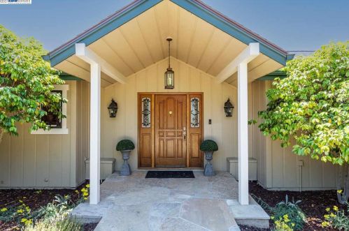 2405 Sheffield Dr, Livermore, CA 94550-6556