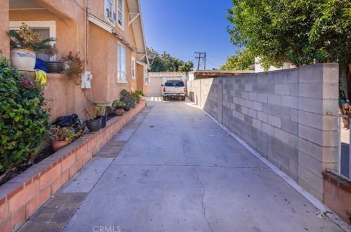 928 Mcfadden Ave, Santa Ana CA 92707-1113 exterior