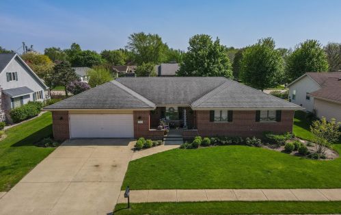 328 Seventh St, Manteno, IL 60950-1180