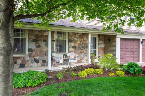 7 Miami Ct, Naperville, IL 60563-1231