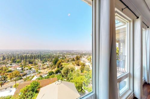 11832 Cir Dr, Whittier CA 90601-2352 exterior