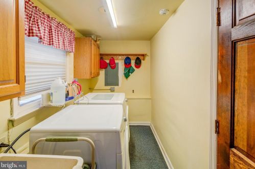 852 Wayside Ln, Haddonfield NJ 08033-1047 exterior