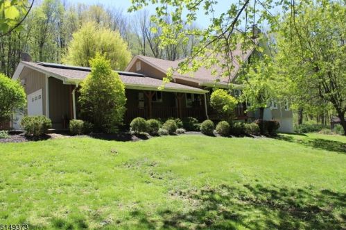 74 Ridge Rd, Hackettstown, NJ 07840-4602