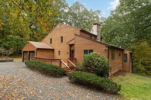 163 Harvey Rd, Durham, CT 06422-1905