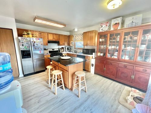 1122 Bradbury Cir, Carol Stream IL  60188-3903 exterior