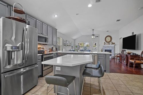 10716 Ambling Trl, Fort Worth TX  76108-6943 exterior