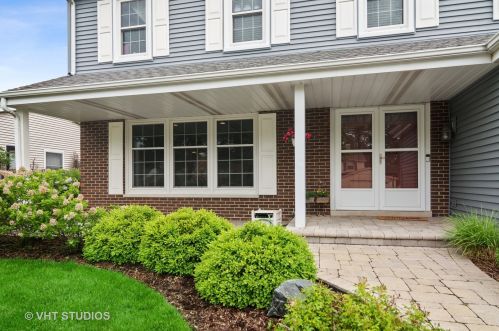 672 Carriageway Dr, Buffalo Grove, IL 60089-4166