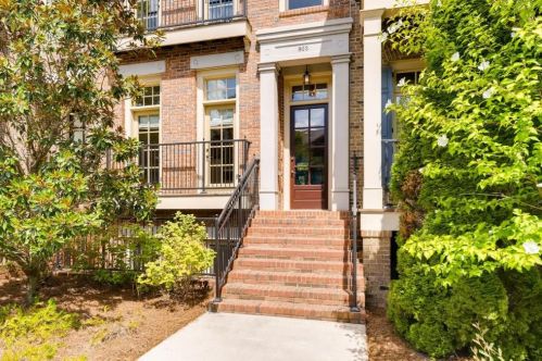 803 Creekgarden Ct, Atlanta, GA 30339-2995