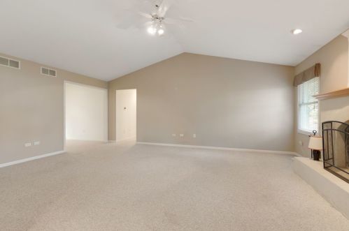 204 Julie Ln, Pingree Grove IL  60140-8379 exterior