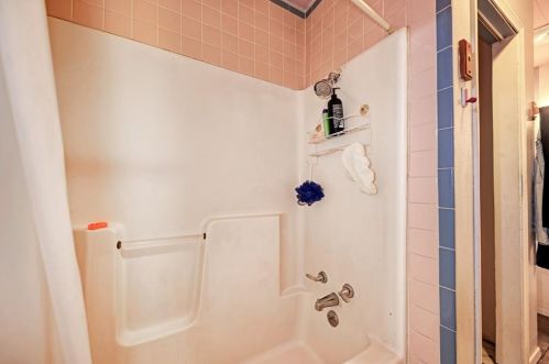 1617 Ashberry Dr, Austin TX  78723-1106 exterior