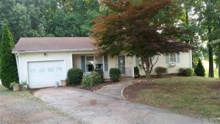 1554 Castell Ln, Hickory, NC 28601-8137