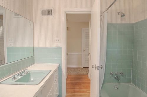 100 Finchley Ct, Atlanta GA  30328-2034 exterior
