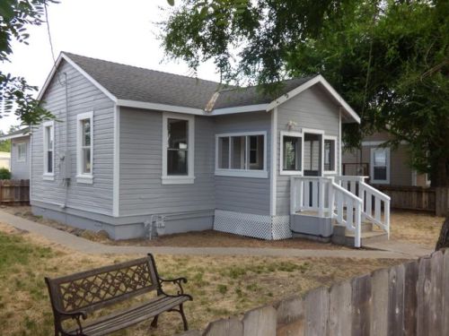 44194 Cedar St, Pittville, CA 96056-8551