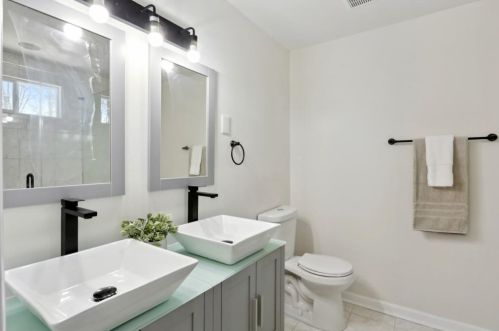 2695 George St, Atlanta GA  30318-1122 exterior