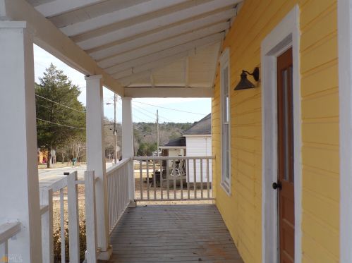 1811 Spring St, Conyers GA  30012-3761 exterior