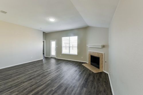 1409 Mountain Air Trl, Fort Worth TX  76131-5414 exterior