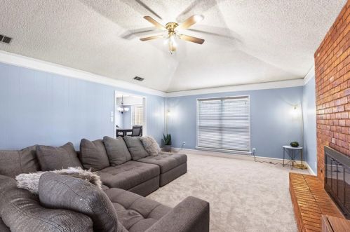 2615 Medina Dr, Carrollton TX 75007-5902 exterior