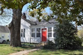 1228 Richardson Dr, Reidsville, NC 27320-5526