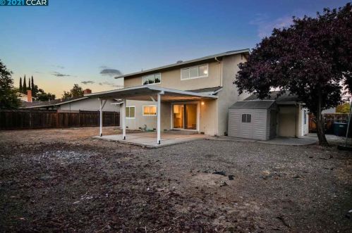 3719 Parkmall Ct, Concord CA  94519-1421 exterior