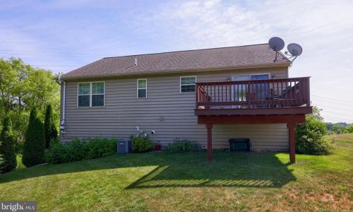 530 Millway Rd, Ephrata, PA 17522-9571