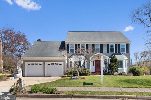 1439 Millikens Bend Rd, Herndon, VA 20170-2868