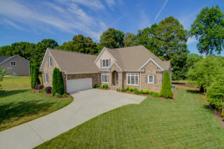 7428 Golf Course Dr, Denver, NC 28037-9174