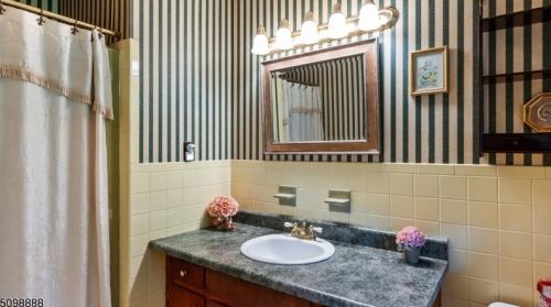 31 Washington Ave, Princeton NJ 08540-8406 exterior