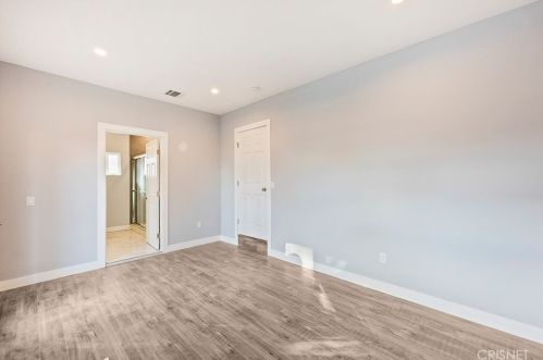 7960 Amestoy Ave, Van Nuys CA  91406-1603 exterior