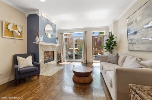 1426 Lexington St, Chicago, IL 60607-4131