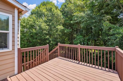 110 Eagle Glen Dr, Holly Springs GA  30189-6915 exterior