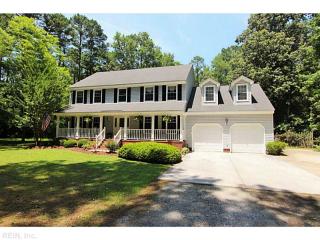 1008 Pleasant Ridge Dr, Chesapeake, VA 23322-2748