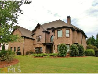 3893 Lost Oak Dr, Buford, GA 30519-4570