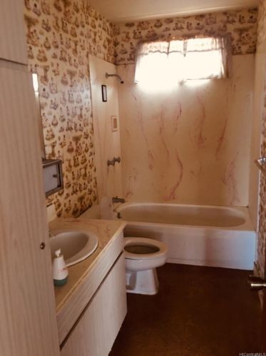 1102 19th Ave, Honolulu HI  96816-4609 exterior