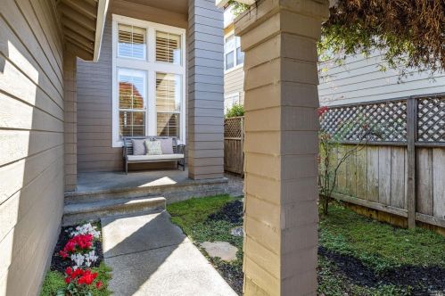156 Baypoint Dr, San Rafael, CA 94901-8415