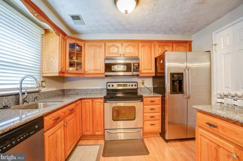 1101 Sandy Hollow Ct, Silver Spring MD 20905-6050 exterior