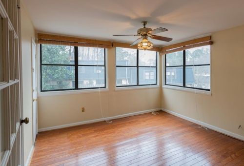 66 Montre Sq, Atlanta GA  30327-4043 exterior