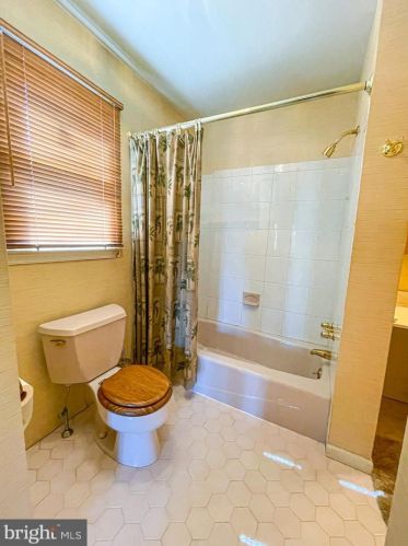 2245 52 St, Philadelphia PA 19131-2312 exterior