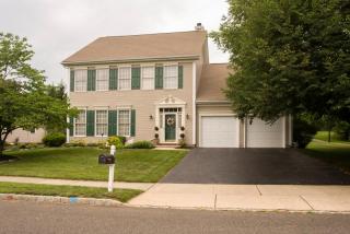 81 Chicory Ln, Pennington, NJ 08534-1926