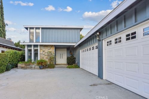 16506 Otsego St, Van Nuys, CA 91436-1107