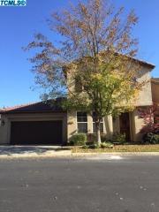 3238 Winslow St, Visalia, CA 93291-9399