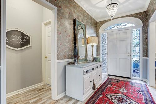 410 Crestwood Dr, Taylor Lake Village, TX 77586-5826